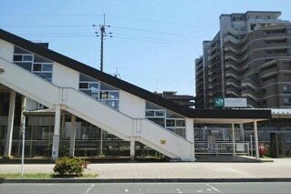 近くの白岡駅まで700m（徒歩9分）