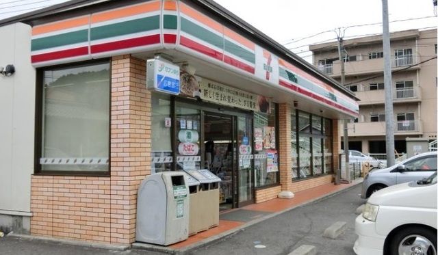 近くのセブンイレブンまで450m（徒歩6分）