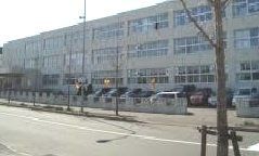 近くの北白石小学校まで470m（徒歩6分）