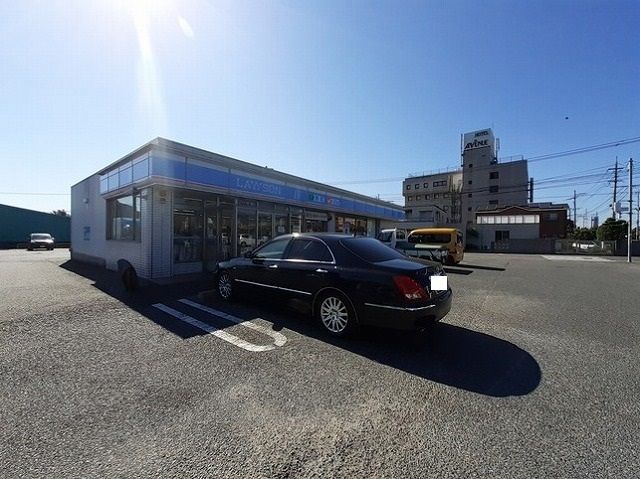 近くのローソンまで300m(徒歩4分)
