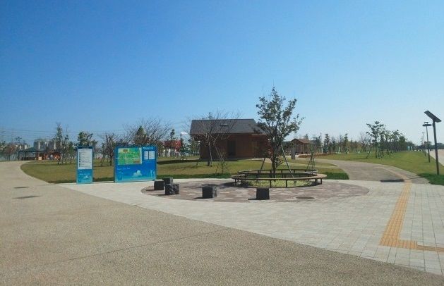 近くの神栖中央公園まで1,700m（徒歩22分）