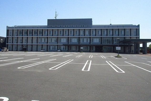 近くの白石町役場まで1,200m（徒歩15分）