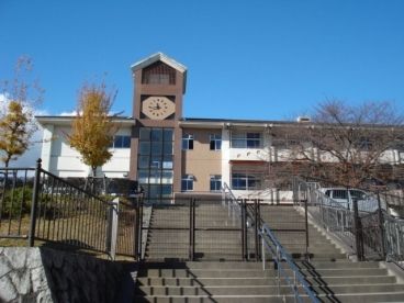 近くの雄琴小学校まで700m（徒歩9分）