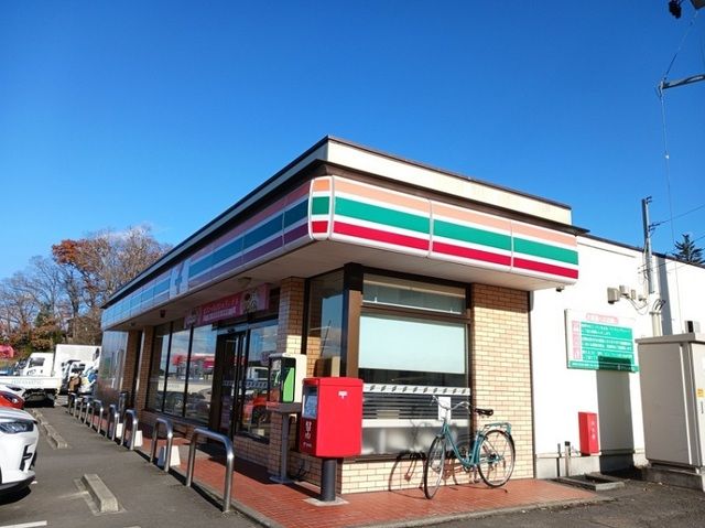 近くのセブンイレブン富谷とちの木店まで600m（徒歩8分）