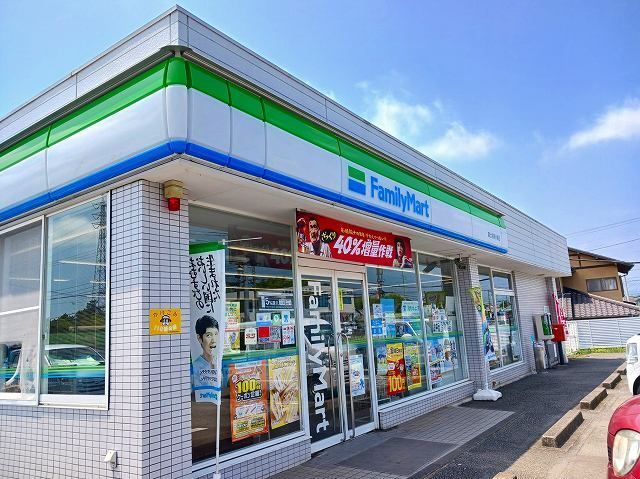 近くのファミリーマート富士宮東小泉店まで230m(徒歩3分)