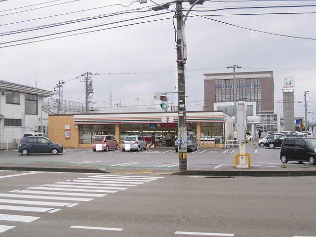 近くのセブンイレブンまで750m（徒歩10分）
