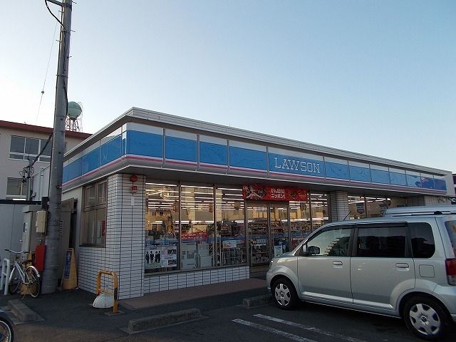 近くのローソンまで450m（徒歩6分）