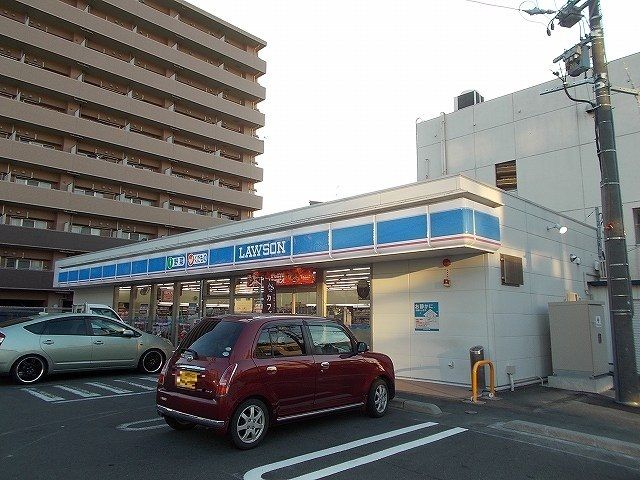 近くのコンビニまで280m（徒歩4分）