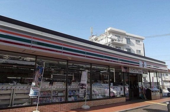 近くのセブンイレブンまで210m(徒歩3分)