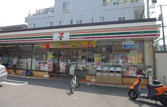近くのセブンイレブンまで170m（徒歩3分）