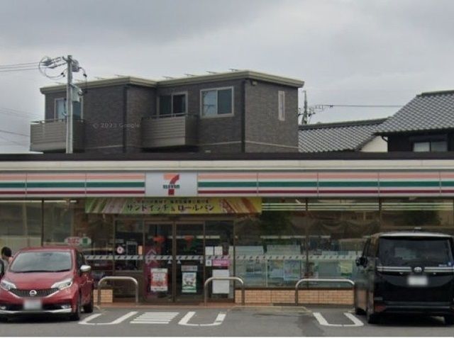 近くのセブンイレブン一ツ木１丁目店まで220m（徒歩3分）