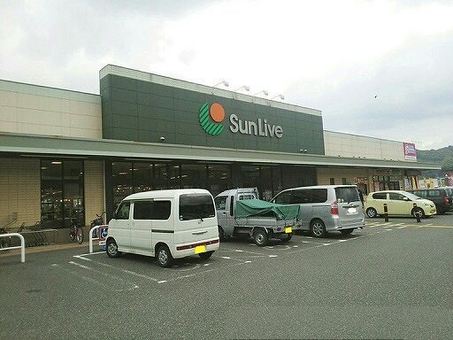 近くのサンリブまで1,500m（徒歩19分）