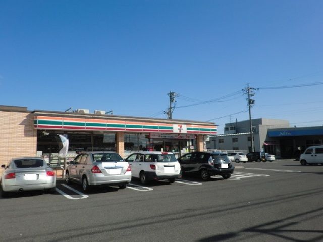 近くのセブンイレブン桑名江場店まで500m(徒歩7分)
