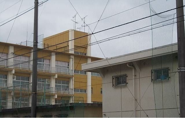 近くの今治市立立花中学校まで2,700m（徒歩34分）
