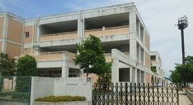 近くの昭和町立常永小学校まで400m(徒歩5分)