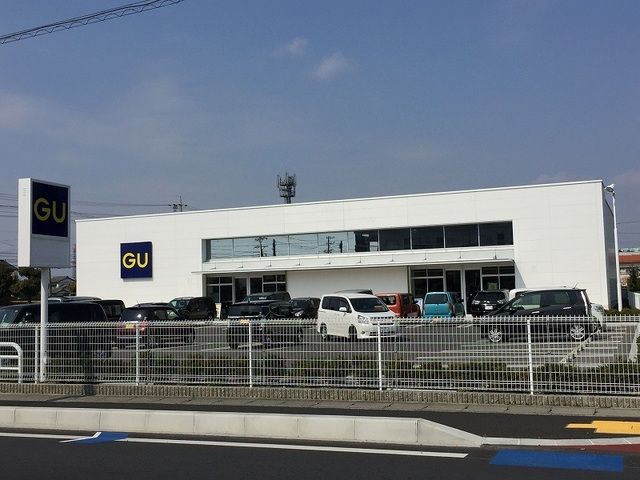 近くのジーユー浜松可美店まで200m（徒歩3分）