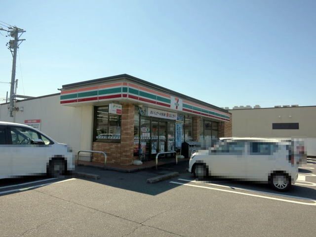 近くのコンビニまで1,600m（徒歩20分）