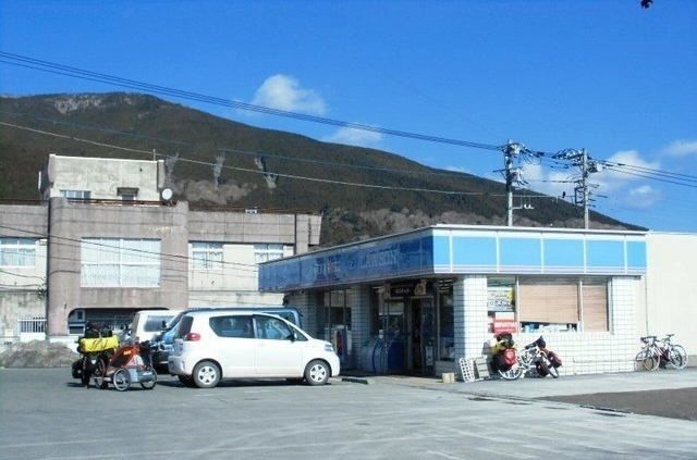 近くのローソン須走口まで600m（徒歩8分）