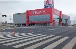 近くのヤマダ電機まで590m（徒歩8分）