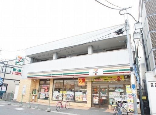 近くのセブンイレブンまで230m（徒歩3分）