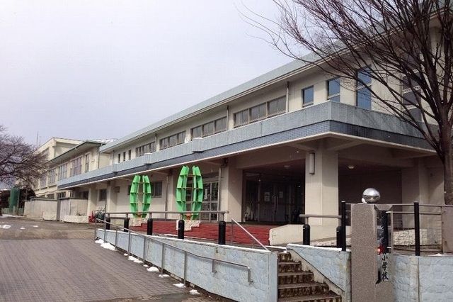近くの福島市立野田小学校まで1,500m（徒歩19分）