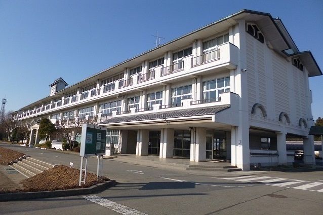 近くの真岡西中学校まで550m(徒歩7分)