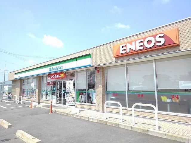 近くのコンビニまで400m（徒歩5分）