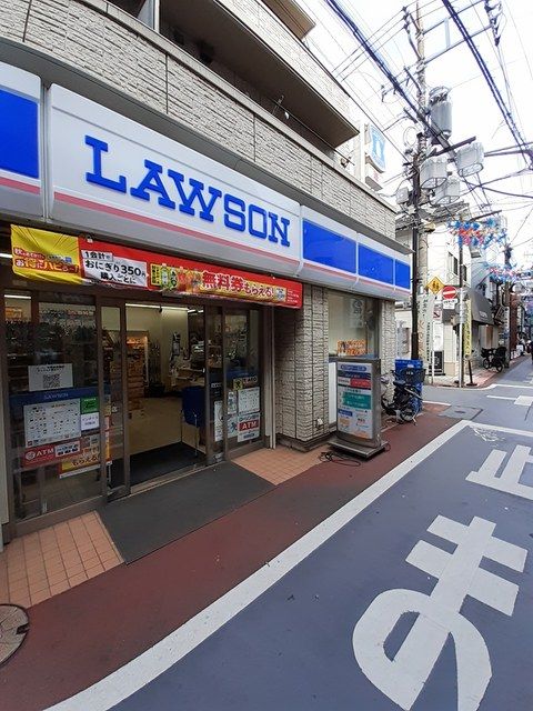 近くのコンビニまで38m（徒歩1分）