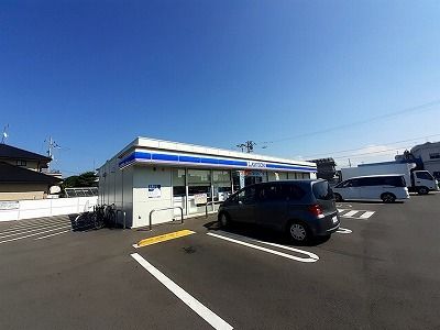 近くのローソン成合町店さんまで800m(徒歩10分)