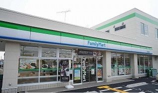 近くのコンビニまで650m（徒歩9分）