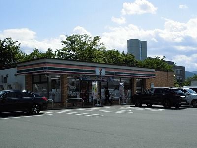 近くのセブンイレブンまで90m（徒歩2分）