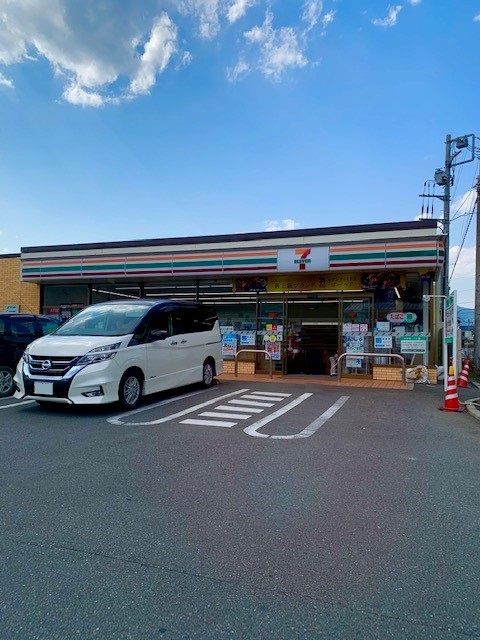 近くのセブンイレブン日向和田3丁目店まで850m(徒歩11分)