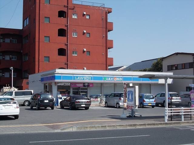 近くのローソン松が峰2丁目店まで140m(徒歩2分)