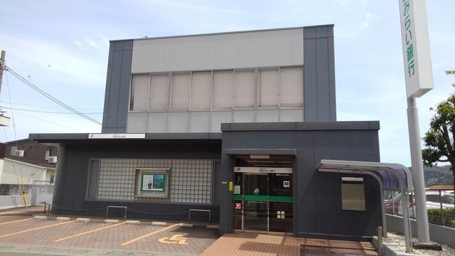 近くの関西みらい銀行石部支店まで1,500m(徒歩19分)