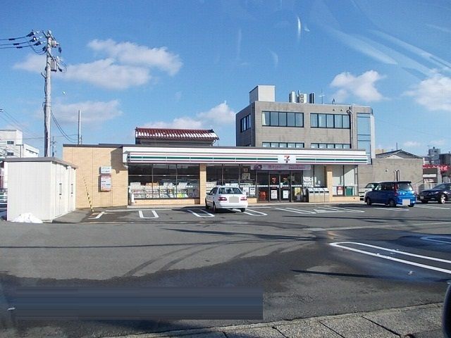 近くのセブンイレブンまで600m（徒歩8分）