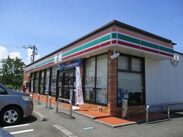 近くのセブンイレブン松原団地入口店まで200m（徒歩3分）