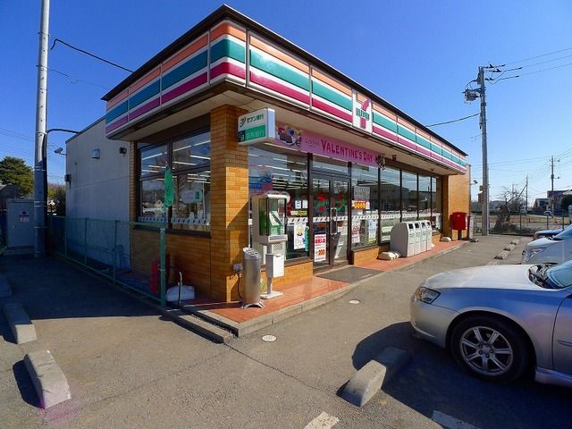 近くのセブンイレブン館林多々良沼店まで700m(徒歩9分)