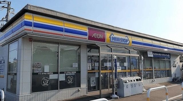 近くのミニストップまで1,000m(徒歩13分)