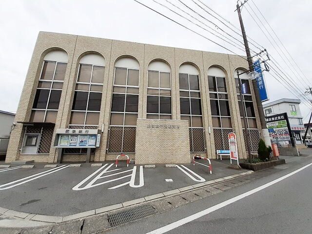 近くの肥後銀行御船支店まで850m（徒歩11分）