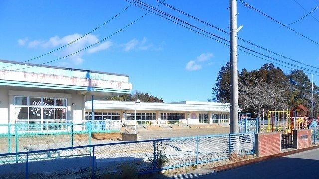 近くの幼稚園・保育園まで450m（徒歩6分）