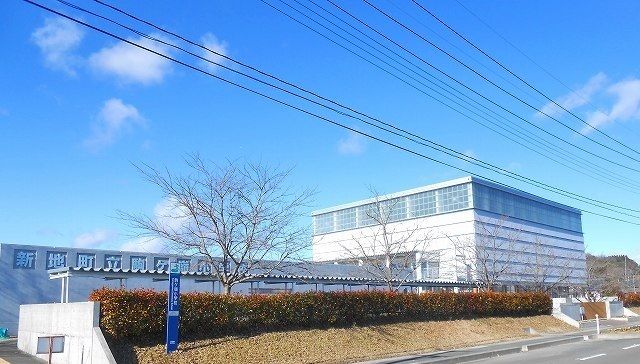 近くの駒ヶ嶺小学校まで650m（徒歩9分）