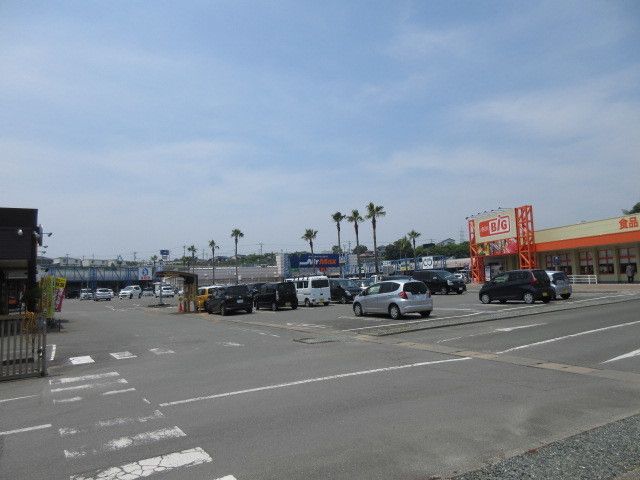 近くのメルクス大牟田まで1,600m（徒歩20分）