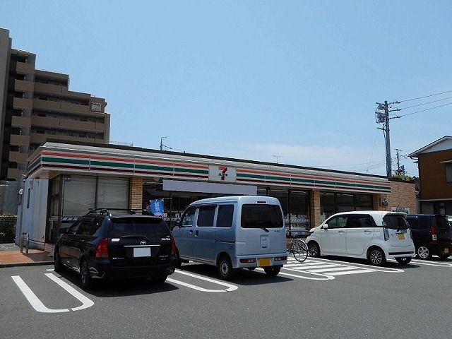近くのセブンイレブン浜松飯田町店まで800m（徒歩10分）