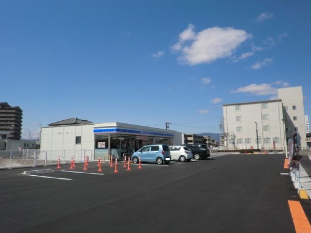 近くのローソン桑名長島町店まで500m（徒歩7分）