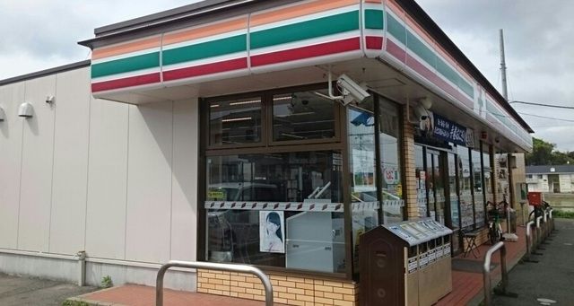 近くのセブンイレブンまで260m（徒歩4分）