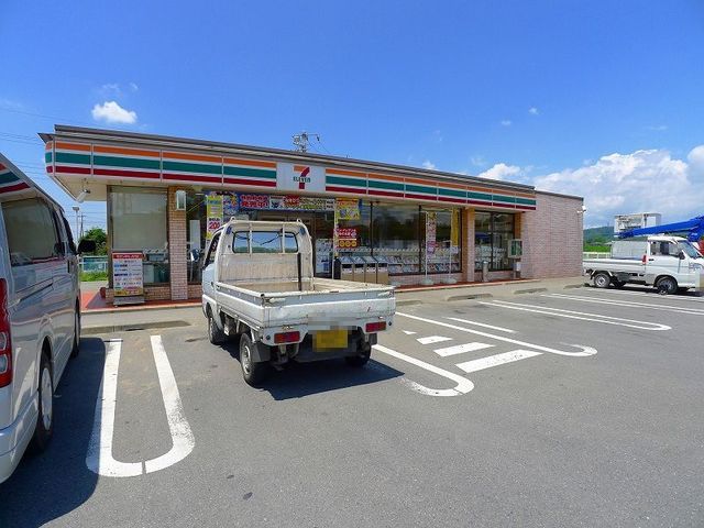 近くのセブンイレブンまで170m（徒歩3分）