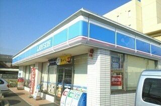 近くのコンビニまで800m（徒歩10分）