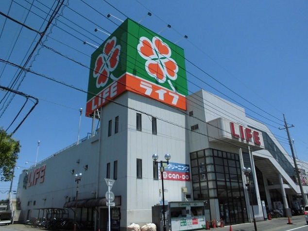 近くのライフまで1,800m（徒歩23分）