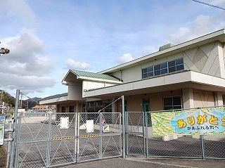近くの瀬野小学校まで600m(徒歩8分)
