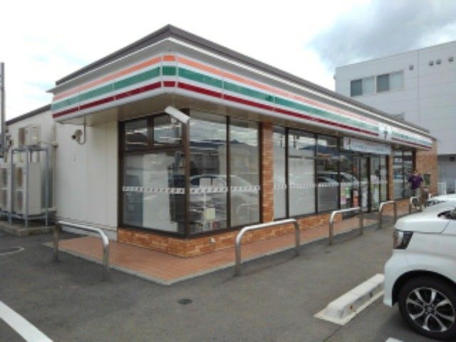 近くのセブンイレブン長野大塚店まで400m（徒歩5分）